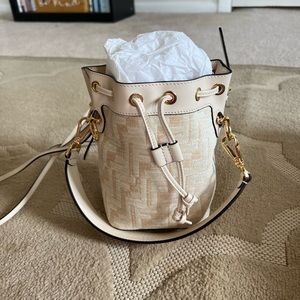 Fendi Bucket Bag (Mini Mon Tresor)